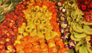 Frutta e verdura per abbronzarsi: meglio mangiare sano
